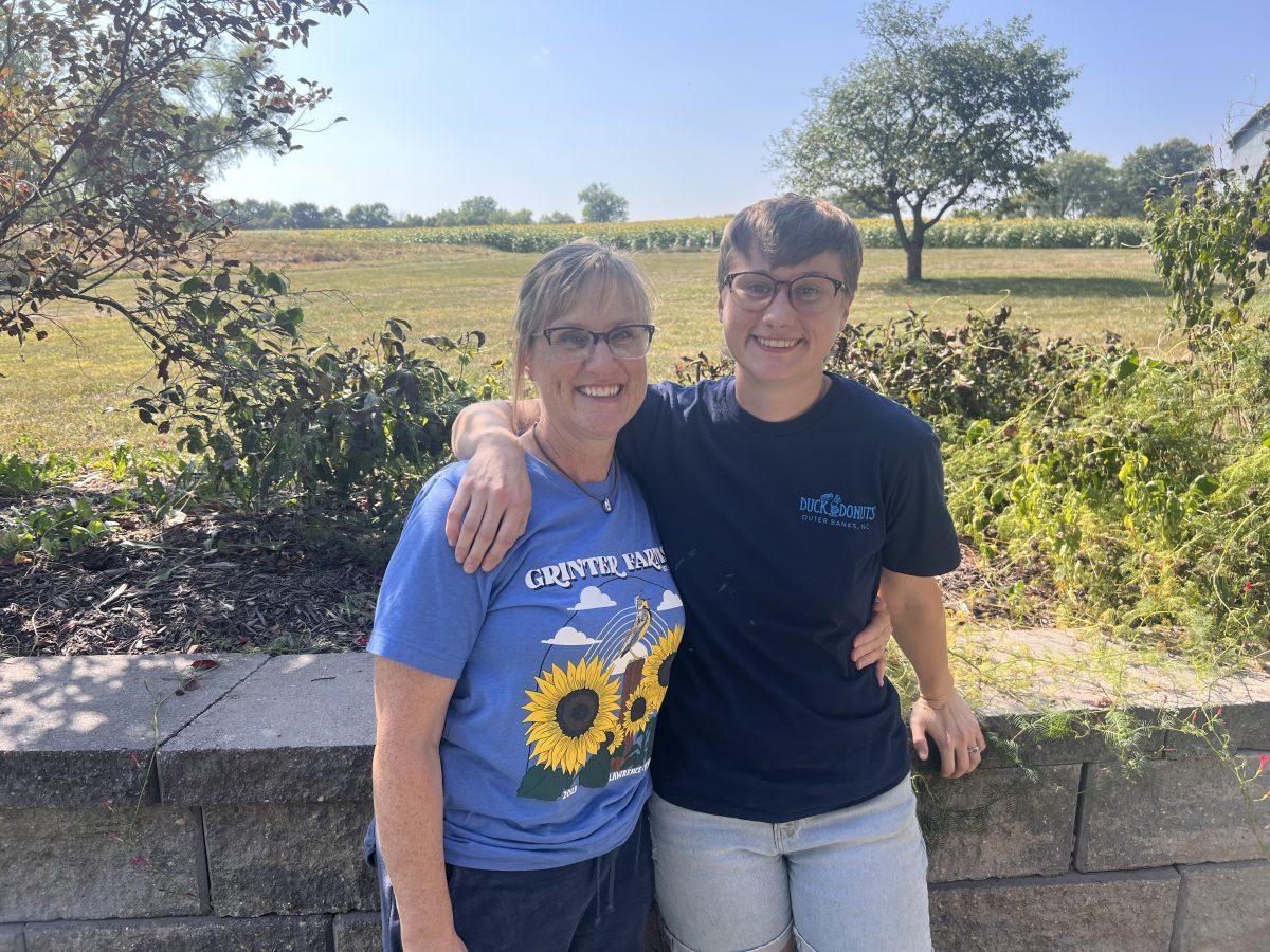 Kris and Callie Grinter&#8217;s sunflowers are going to draw in big crowds this weekend after Kris posted on Facebook that they are in full bloom for the next two weeks.