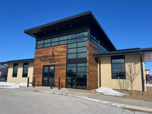 The new Mid America Bank is now open on Church Street. Owner Dave Hill said the bank will provide small-town service with the newest technology.