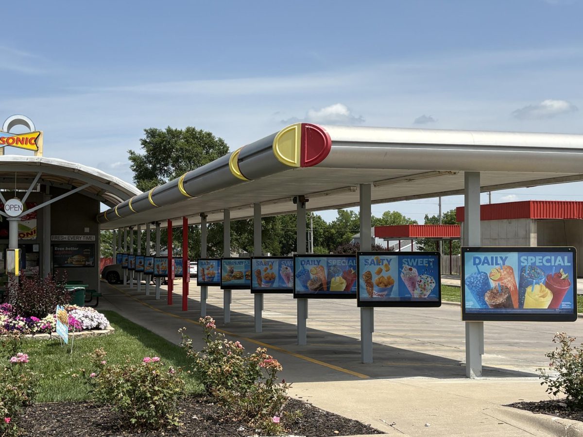 Sonic closed after minor fire