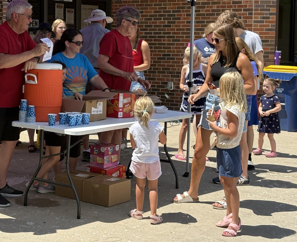 Feeding Eudora sees increased numbers with new location
