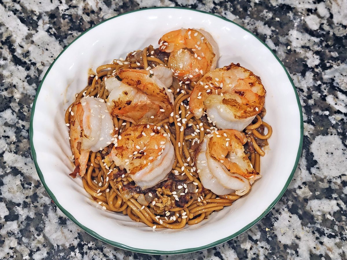 These easy garlic shrimp noodles features a sweet sauce, punctuated by fresh garlic and ginger, along with lots of tasty pasta to soak it all up.