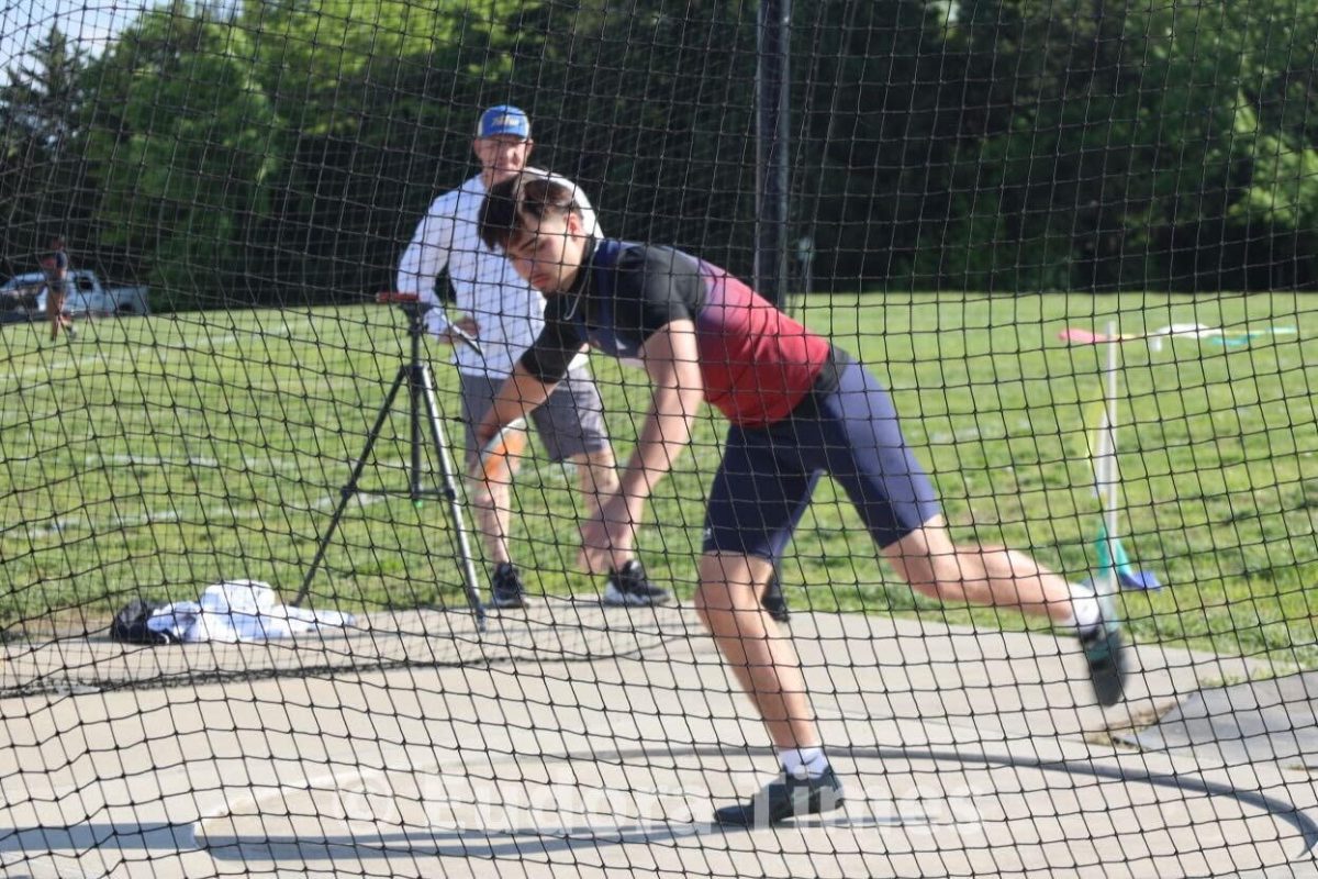 Track teams each place top four at De Soto Invitational